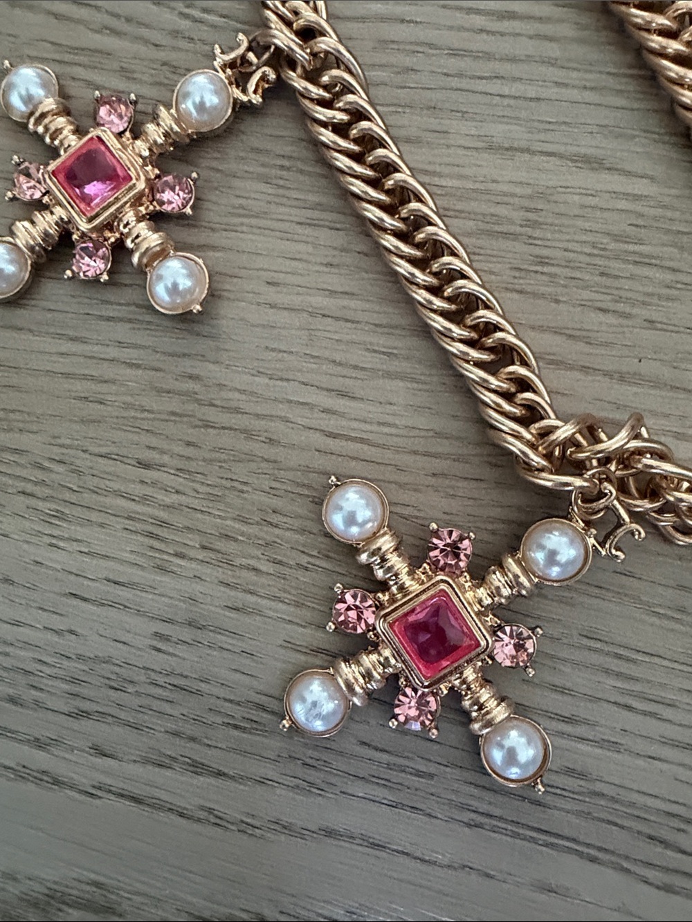 Gold-Tone belt with Pink and Pearl Pendants - Picture 2 of 5